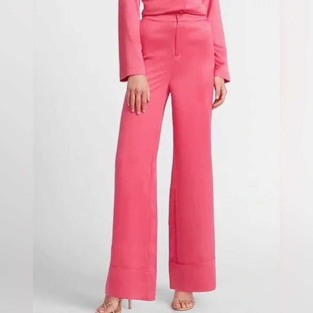 Express x LadyGang fuschia Satin Set